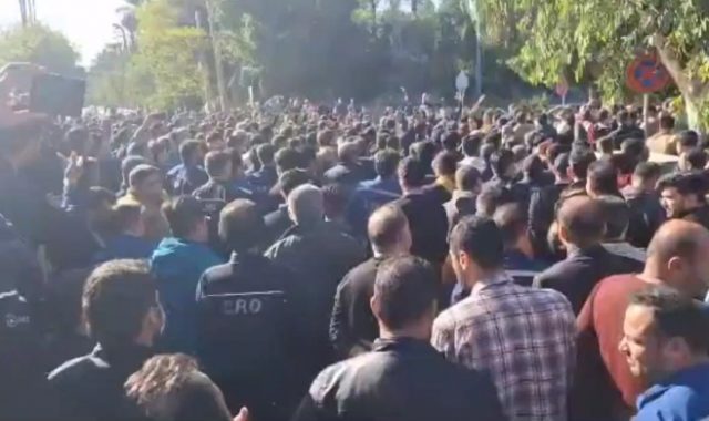Iran: Workers in the steel and oil industry hold protest rallies as regime authorities ignore their demands